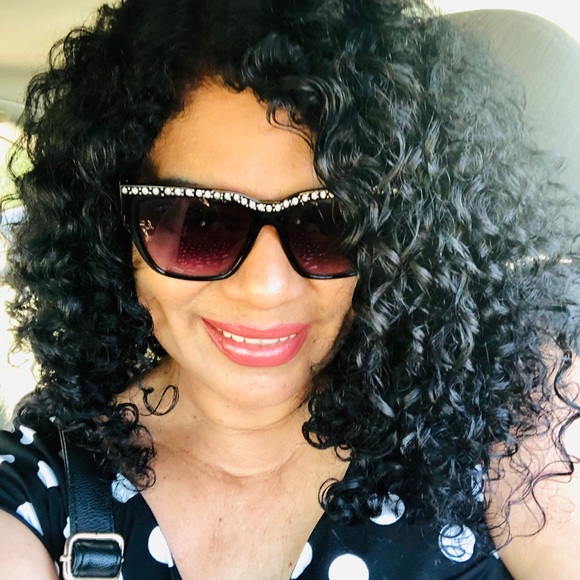 Meet your AMBASSADOR  Posher, Nonny ❤️ - Picture 4 of 9